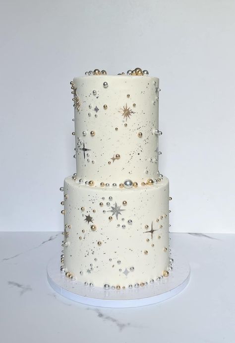 Celestial Wedding Cake Topper, Sun And Moon Wedding Cake, Starry Wedding Cake, Celestial Cakes, Star Wedding Cake, Star Themed Cake, Celestial Wedding Cake, Starry Night Cake, Celestial Cake