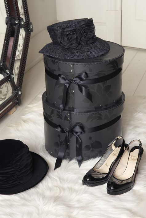 *Archives* This beautiful nimbus hat box will make your hat storage a thing of beauty. Both sturdy and stylish these black hat boxes will make a pretty addition to any bedroom storage. Black Cottage, Vintage Hat Boxes, Black Hats, Hat Storage, Vintage Luggage, Hat Boxes, Love Hat, Pretty Box, Hat Box