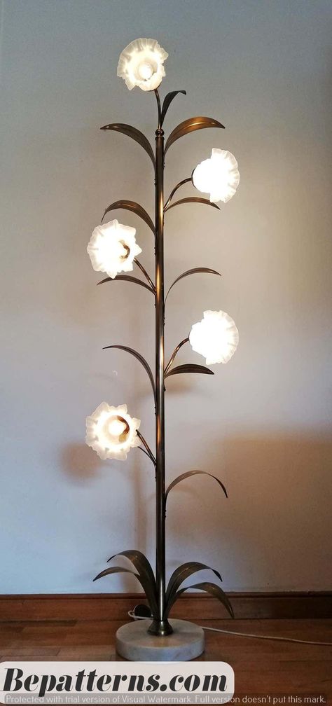 Home Decor Aesthetic | Modern Minimalist Living Room Maximalist Floor Lamp, Cool Floor Lamp, Aesthetic Floor Lamp, House Decor Items, Mood Lighting Living Room, Glass Flower Bouquet, Flower Floor Lamp, Standing Lamps, Accessories For Home