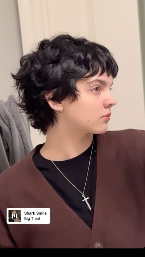 Madilyn Mei, Page Haircut, Dream Haircut, Dream Hairstyles, Pin Straight Hair, Musical Artist, Really Short Hair, Short Curly Haircuts, Haircut Inspiration