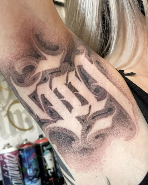 Tattoo Lettering Traditional, Finger Script Tattoo, Negative Lettering Tattoo, Chicano Lettering Tattoo, Script Lettering Tattoo, Sinner Tattoo, Live Free Tattoo, Chicano Font, Dreamer Tattoo