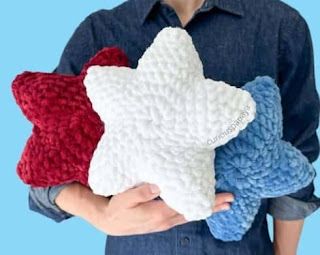 PATRONES AMIGURUMI GRATIS: PATRON GRATIS ESTRELLA AMIGURUMI 61396 Crochet Chenille Yarn Patterns, Star Crochet Pattern, Easy Crochet Socks, Star Crochet, Giant Star, Diy Magazine, Crochet Pillow, Basic Crochet Stitches, Star Pillows