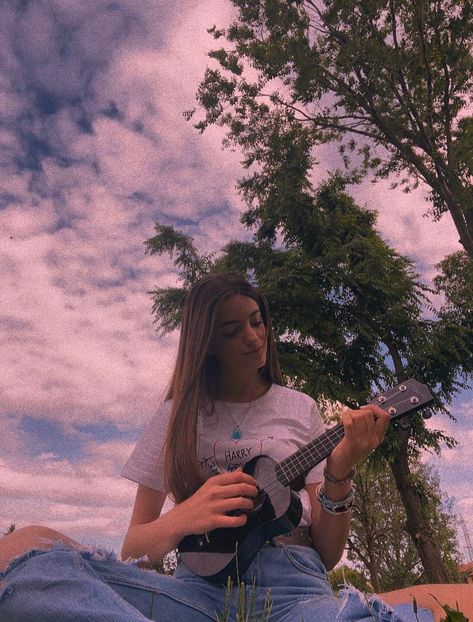 Photos With Ukulele, Poses With Ukulele, Ukalalee Aesthetic, Girl With Ukulele Aesthetic, Playing Ukulele Aesthetic, Ukelele Aesthetic Girl, Ukulele Aesthetic Wallpaper, Aesthetic Wallpaper Rose, Aesthetic Ukulele