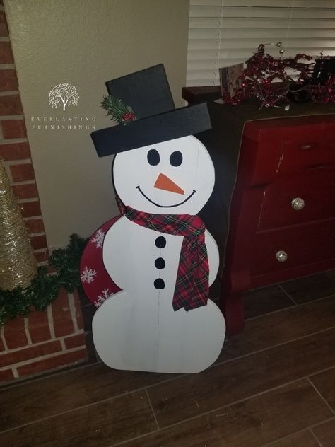 Cardboard Snowman Diy, Wooden Christmas Trees Diy, Trees Diy, Christmas Wine Glasses, Wood Snowman, Wooden Snowman, Christmas Idea, Diy Snowman, Merry Christmas Vintage