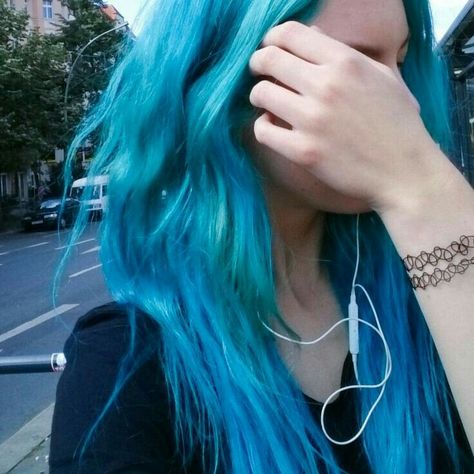 Atlantic Blue Hair, Best Blue Hair Dye, Teal Hair Dye, Oc Hair, Blue Hair Aesthetic, Hair Colors Ideas, Funky Hair, Dyed Hair Blue, Teal Hair