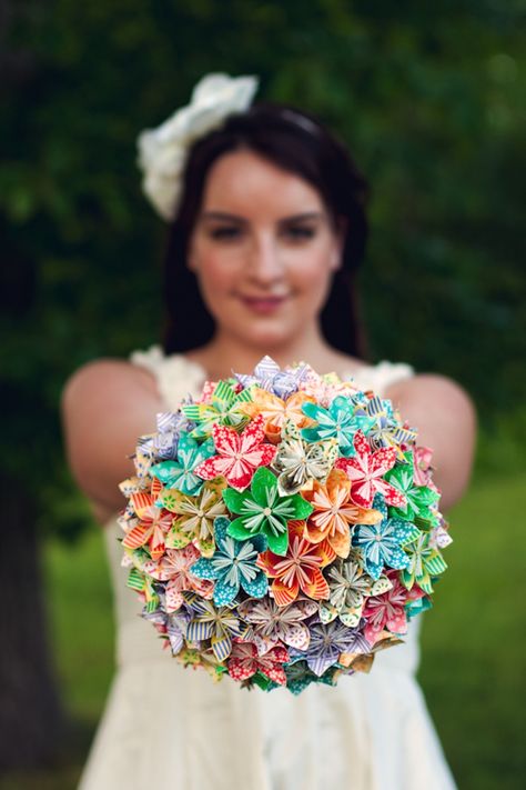 27 Unconventional Bouquets for the Non-Traditional Bride via Brit + Co. Origami Flower Bouquet, Handmade Flowers Tutorial, Origami Bouquet, Unique Wedding Bouquet, Bouquet Tutorial, Origami Wedding, Diy Wedding Bouquet, Paper Flower Bouquet, Diy Origami