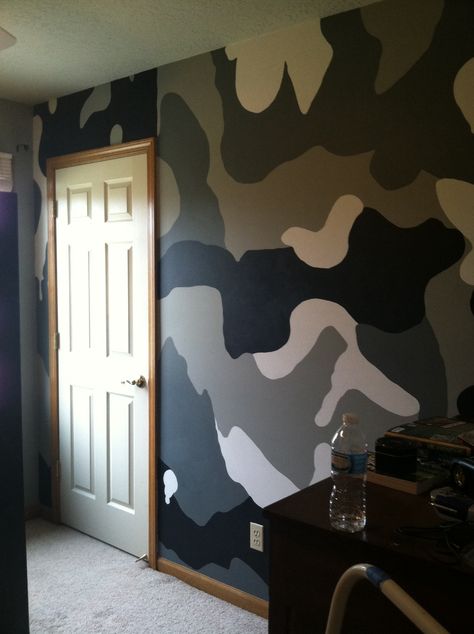 Camo wall Camo Wall Paint, Army Bedroom Ideas, Camo Bedroom Ideas, Boys Army Bedroom, Camouflage Bedroom, Camouflage Room, Camo Room, Camo Bedroom, Camo Wall