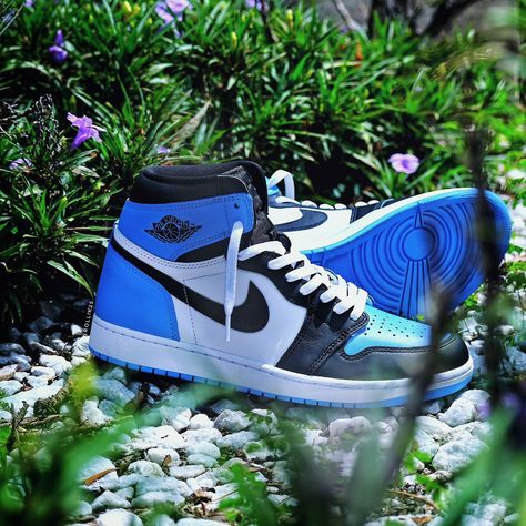 Givers have to set limits because takers never do. Jordan 1 High OG "UNC Toe" If Labor Day marks the end of summer, I hope someone tells Florida. Love your life, live your life, and chase your greatness. #ishootmysneaks #lacekickz #lacekickzfamily #wearyourkicks #nikoncreators #nikonlove Jordan Unc, Jordan 1 High Og, Jordan 1 High, End Of Summer, Love Your Life, Live Your Life, Labor Day, Love Your, Jordan 1