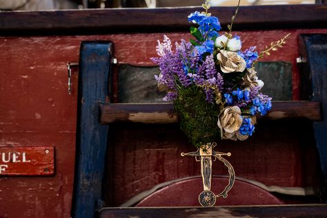 Pirate sword bouquet Mom Wedding, Bridesmaids And Groomsmen, Adventure Wedding, Big Adventure, Bride Wedding, Wedding Photo, Wedding Outfit, Wedding Bride, Flowers Bouquet