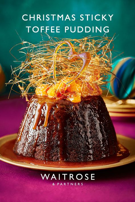 Toffee Pudding Recipe, Sticky Toffee Pudding Recipe, Xmas Pudding, Christmas Pudding Recipes, Christmas Luncheon, Holiday Desserts Christmas, Dessert Inspiration, Festive Food, Toffee Pudding