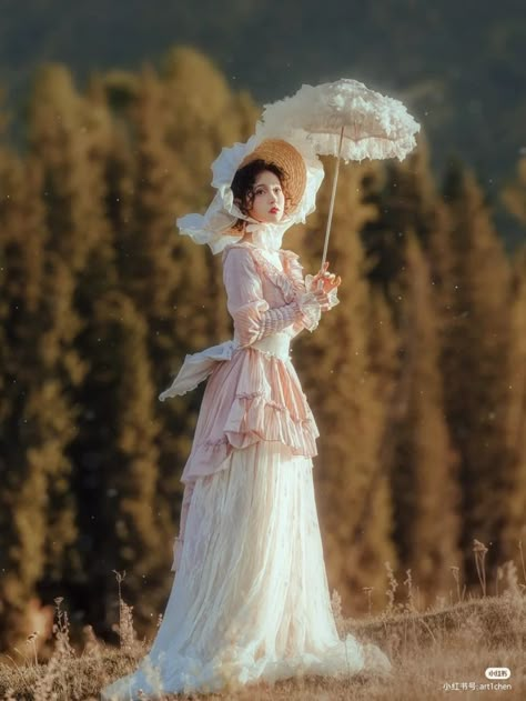 Girly Victorian Aesthetic, Dress Pose Reference, Victorian London Aesthetic, Victorian Photoshoot, Era Hairstyles, Victorian Era Hairstyles, Classic Chignon, Hairstyles Male, Era Victoria