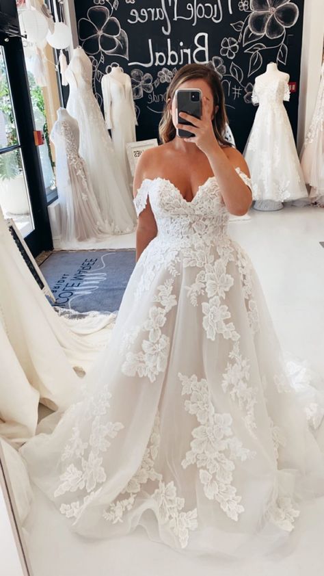 Kleinfeld Bridal Plus Size, Mid Size Wedding Dresses Boho, Different Styles Wedding Dress, Aline Curvy Wedding Dress, Disney Princess Wedding Dresses Plus Size, Big Tummy Wedding Dress, Wedding Dresses With Drop Sleeves, Off White Wedding Dresses Plus Size, Lace Wedding Dress Curvy Bride