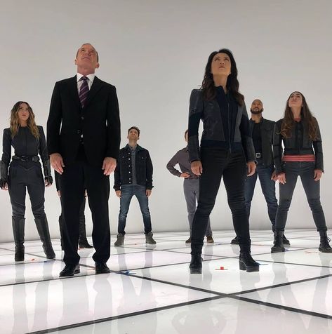 Agents Of Shield Cast, Marvel Bts, Shield Cast, Chloe Bennett, Agents Of S.h.i.e.l.d., Ming Na Wen, Marvel Agents Of Shield, Very Funny Memes, Marvels Agents Of Shield