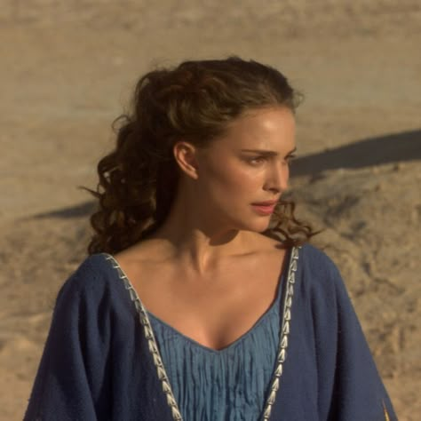 Padme Icon, Natalie Portman Star Wars, Star Wars Padme Amidala, Star Wars Padme, Padme Amidala, Attack Of The Clones, Star Wars Pictures, Love Stars, Star Wars Episodes