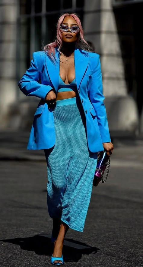 Paloma Elsesser Runway, Shades Of Blue Outfits For Women, Blue Shirt Outfits Women, Nightlife Outfit, Juliette Foxx, Nyfw 2023, Hookup Culture, Rising Aesthetic, Gingham Outfit