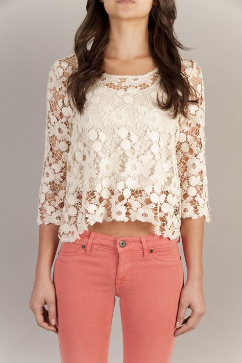 Lace blouse  white crop top with pink skinny jeans ~ Show some skin without showing too much while looking cute at the same time! Net Top Designs For Jeans, Jeans And Lace Top, Designs For Jeans, Jeans And Lace, Coloured Jeans, Net Top, Looks Style, Look Cool, Fashion Sense