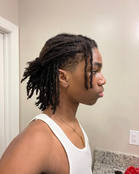 Styles Of Dreadlocks, Locs In Bun Men, Afro Locs Men, Black Hair Styles Braids Men, Bandana With Locs Men, Men’s Locs Hairstyles, Mens Dreads Hairstyles, Black Hair Hairstyles Men, Cool Locs Hairstyles