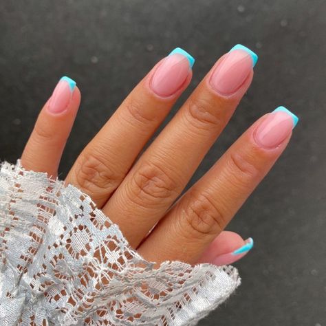 25 Fabulous Pop Art Nail Ideas You Should Try : Peach-Pink Short Nails 1 - Fab Mood | Wedding Colours, Wedding Themes, Wedding colour palettes French Tapered Square Nails, Tapered Square Nails Summer, Sky Blue French Tip Nails, Colourful French Tip Nails, Blue French Tip Nails, Fab Mood, Mood Wedding, Blue French Tip, Blue French Tips