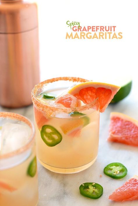 Spice up your classic margarita recipe with some jalapeño infused tequila and juicy, fresh grapefruit juice for the most delicious cocktail on the planet! Healthy Margarita Recipe, Healthy Margarita, Grapefruit Margarita Recipe, Watermelon Mint Lemonade, Classic Margarita Recipe, Citrus Drinks, Margarita Bar, Fit Foodie Finds, Mint Lemonade