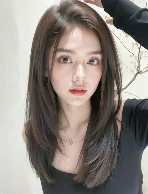 Hair Color Ideas Simple, No Styling Haircut, Haircut Asian Girl, Haircut No Styling, Hair Color Types, Hair Korean Style, Types Of Haircuts, Korean Long Hair, Easy And Beautiful Hairstyles