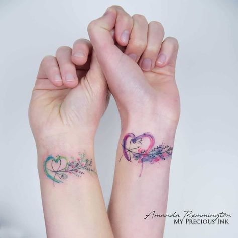 Mother Daughter Tattoos Ideas, Tattoos Pulseras, Mandala Tattoo Back, Watercolor Heart Tattoos, Unique Sister Tattoos, Small Watercolor Tattoo, Wörter Tattoos, Partner Tattoos, Sister Tattoo Ideas