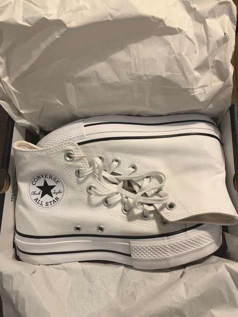 Highcut Converse, Aesthetic White Converse, Converse Highcut, Converse Platform White, White Converse High Tops, Converse Shoes Outfit, White Platform Converse, Aesthetic Converse, Outfit Converse