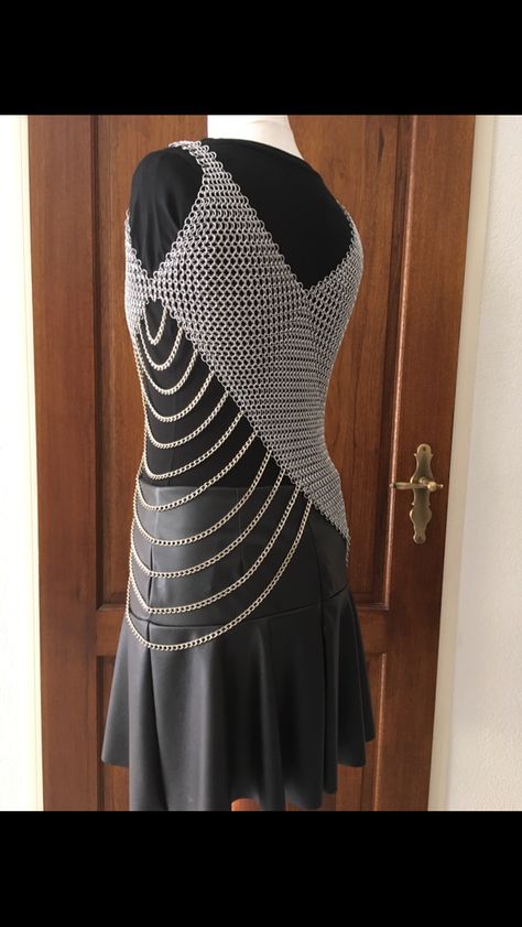 Chainmail Wedding Dress, Beading Artwork, Chainmaille Clothing, Chain Mail Dress, Fallen Knight, Chainmail Skirt, Chainmail Top, Chain Clothes, Chainmail Jewelry