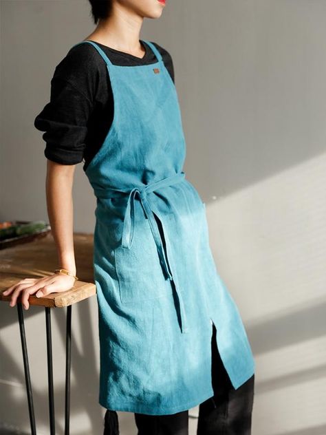 Artist Outfit Style, Painter Outfit, Waiter Outfit, Barista Outfits, Bakery Catering, Florist Apron, Cooking Painting, Artist Apron, Blouse Man