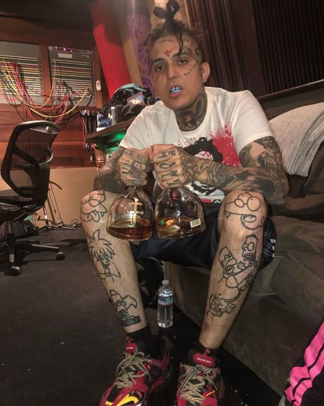 City Morgue Tattoo, Zillakami Tattoo, City Morgue, Lil Skies, Crazy Wallpaper, Face Tattoos, Glam Metal, Good And Evil, Model Pictures