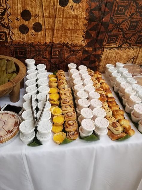 #Samoa #Taupou #Wedding #Siapo #Sweets Samoan Desserts, Samoan Food Traditional, Samoan Wedding Decorations, Samoan Wedding Traditions, Samoan Lavalava, Samoan Siapo Design, Samoan Wedding, Samoan Ie Lavalava, Samoan Food