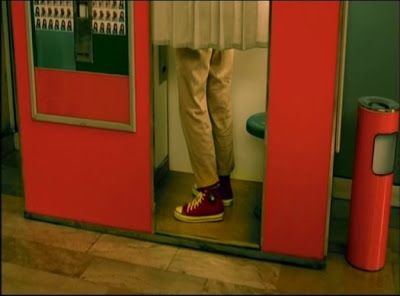 Amélie photo booth; red high top converse kicks. Amelie Photobooth, Red High Top Converse, Red Photos, Jean Gabin, Film Journal, Jessica Day, Audrey Tautou, Best Cinematography, Red Converse