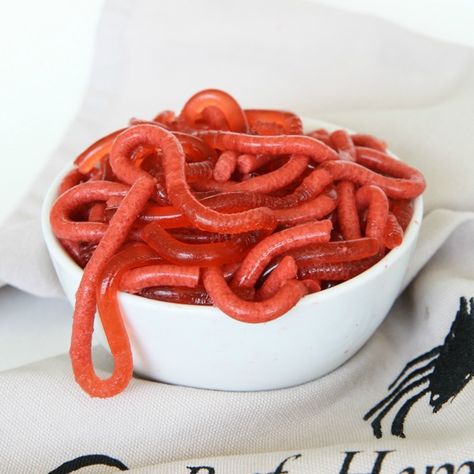 Looking for some Halloween Food to serve at your Halloween party? These Jello Worms are so realistic and are a fun way to entertain your guests! Jello Worms, Gross Halloween Foods, Jelly Worms, Halloween Jelly, Halloween Jello, Diy Jelly, Baking Fun, Halloween Sweets, Idea Room