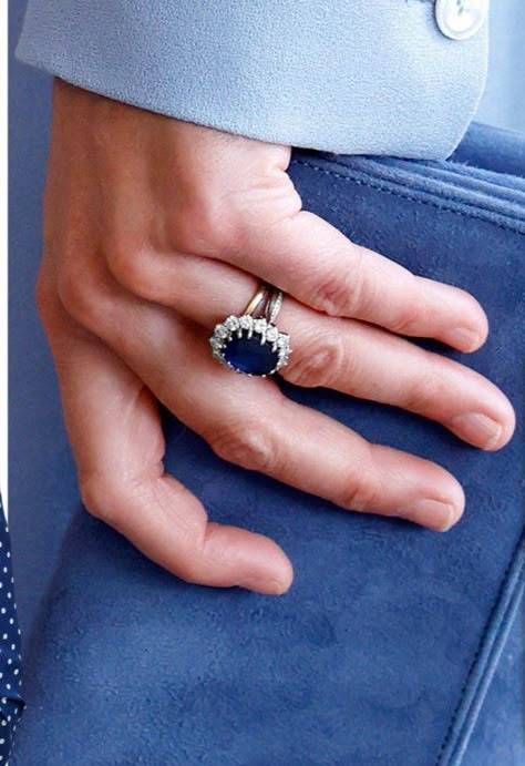 Lady Di Ring, Lady Diana Ring, Kate Middleton Ring, Diana Ring, Middleton Family, Engagement Ring Inspiration, Ring Inspiration, Princess Catherine, Dream Engagement