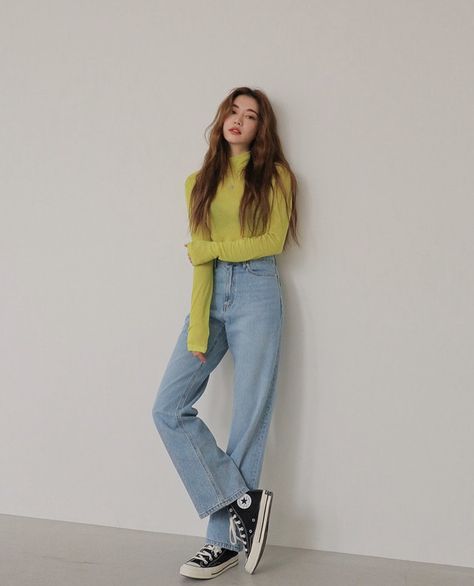 Umibe No Onnanoko, Catalog Fashion, Mock Neck And T Shirt, Chic Jeans, Straight Cut Jeans, Best Photo Poses, After Life, Ulzzang Fashion, Female Poses