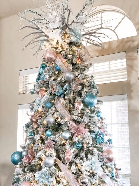 How to Decorate a Glam Christmas Tree - Her Life Sparkles Pink Blue And Silver Christmas Tree, Teal And Pink Christmas Decor, Teal And Pink Christmas Tree, Pink And Teal Christmas Tree, Glam Christmas Tree Ideas, Christmas Tree Roses, Teal Christmas Tree, Turquoise Christmas Tree, Glam Christmas Tree