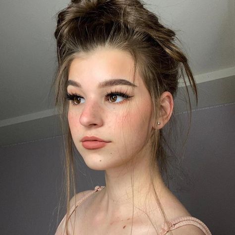 Brooke Monk(@brookemonk_) on TikTok It was always fun to mess with them #leapday #ThisIsQuitting #got2bStyled #mood#kids#foryou#quickcuts Monk Pictures, Brooke Monk, Not Funny, Funny New, Famous Americans, Social Media Influencer, Dance Videos, Youtube Video, Pretty People