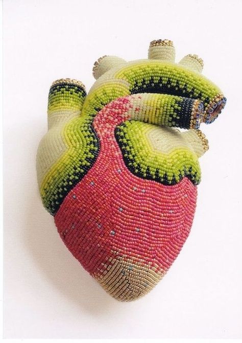 Jan Huling - Corazon: Bead Sculpture, Beaded Items, Yarn Painting, Art Perle, Beaded Heart, Huichol Art, Anatomical Heart, Sculpture Installation, Heart Art