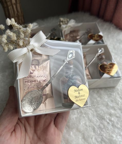 Coffee Favors, Souvenir Wedding, Honey Wedding Favors, Honey Wedding, Door Gift, Chocolate Boxes, Honey Gifts, Chocolate Favors, Wedding Gift Boxes