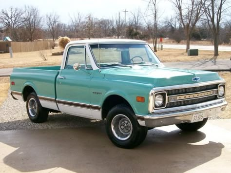 1969 Chevy C10, Chevy Trucks Older, Green Truck, Chevy Diesel Trucks, Duramax Diesel, Old Pickup, Chevy Pickup Trucks, Chevrolet Pickup, Old Pickup Trucks