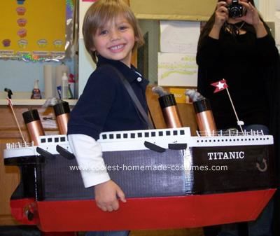 Homemade Titanic Costume: My son Anthony has been obsessed over the Titanic and my wife decided to make a replica Homemade Titanic Costume with Styrofoam board and suspenders. Titanic Boat, Titanic Birthday, Titanic Costume, Halloween Swag, Food Costumes, Homemade Costume, Kids Science, The Titanic, Diy Costume