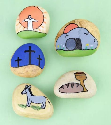 Story stones are the perfect way to introduce creative play with simple supplies. Today we have 23 story stone ideas for kids of all ages - so, grab your craft supplies and flat stones, and create your own story prompts! Story Stones Ideas Storytelling, Bible Toys, Nativity Story Stones, Easter Story Stones, Easter Egg Jesus Story, Easter Story Eggs, Arts For Kids, Easter Crafts To Make, Easter Religious Crafts