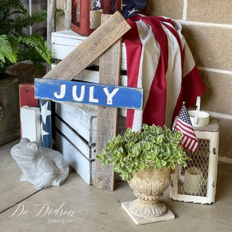 Crafts - Do Dodson Designs July 4 Decorations Diy, Homemade Fourth Of July Decorations, Simple 4th Of July Decor, 4th Of July Wood Crafts Diy Projects, July 4th Diy Decor, Rustic 4th Of July Decor, Forth Of July Decorations Diy Easy, Diy July 4th Decorations, 4th Of July Wood Crafts