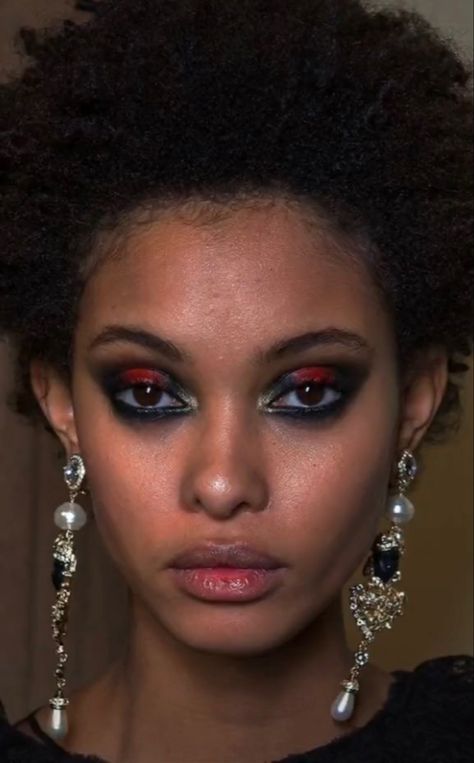 Goth Runway Makeup, Gothic Glamour Makeup, 90s Vampire Makeup, Goth Editorial Makeup, Gray Makeup Looks Black Women, Dark Skin Vampire, Vintage Goth Makeup, Red Grunge Makeup, Simple Dark Makeup Looks