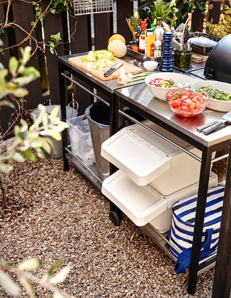 An outdoor kitchen prepping area with workspace for making salads and side dishes. Ikea Deco, Ikea Outdoor, Modular Outdoor Kitchens, Outdoor Bbq Area, Outdoor Kitchen Island, Diy Ikea, Best Kitchen Designs, Prep Kitchen, Bbq Area