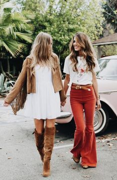 Bohemian Style Winter, Nfr Outfits, Looks Hippie, Boho Chique, Boho Styl, Fashion 70s, Mode Hippie, 70s Inspired Fashion, 70s Outfits