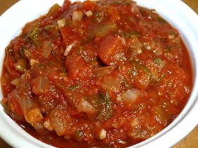 Spanish Sauce Recipe, Cooked Salsa Recipe, Ranchero Sauce Recipe, Cooked Salsa, Canned Crushed Tomatoes, Baked Corn Tortillas, Chunky Tomato Sauce, Ranchero Sauce, Mexican Favorites