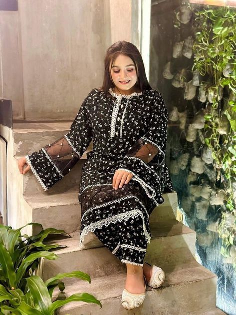 Daman Design With Organza, Shirt Daman Design, Lace Designs On Suits, Kurti Neck Design, Dress Design Pakistani, Design For Kurti, Daman Design, Cotton Suit Designs, Simple Dress Casual