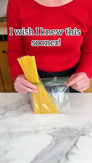 New Home Gadgets, Everyday Hacks Diy, Food Saver Hacks, Aluminum Foil Storage, Kitchen Hacks Diy, Kitchen Hacks Cooking, Small Kitchen Hacks, Clever Kitchen Hacks, Kitchen Hacks Food