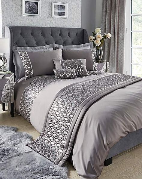 Silver Duvet Cover, Luxury Bedspreads, Bedroom Comforter Sets, Glam Bedroom Decor, Bedroom Bedding Sets, Silver Bedroom, Bed Cover Design, Grey Bedroom Decor, Bedroom Duvet