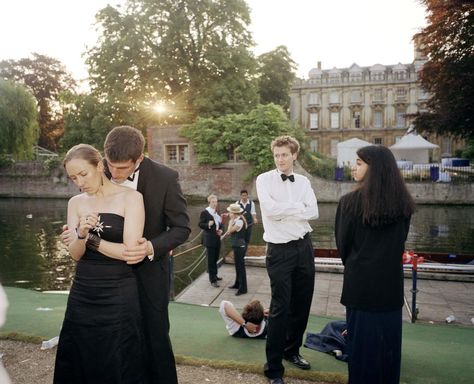 Martin Parr  G.B. ENGLAND. May Ball. Cambridge. 2005 Write Every Day, Photographic Projects, University Of Cambridge, Martin Parr, University Life, Documentary Photographers, Magnum Photos, High Life, The Secret History